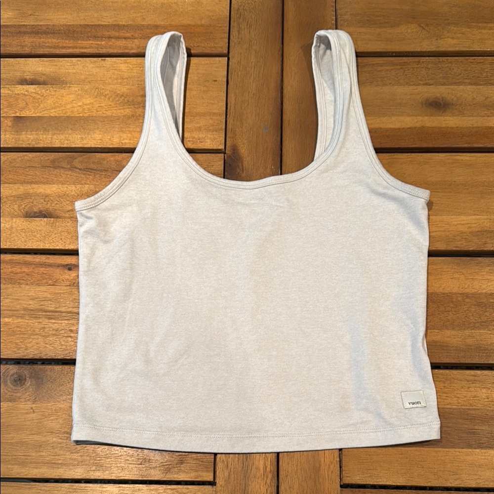 Vuori Cream Fitted Crop Tank Top